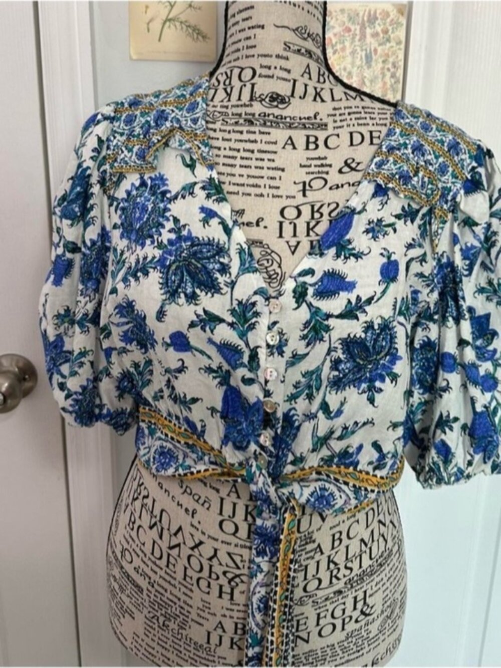 White and Blue Floral Tie-Front Crop Top - Picture 4 of 8